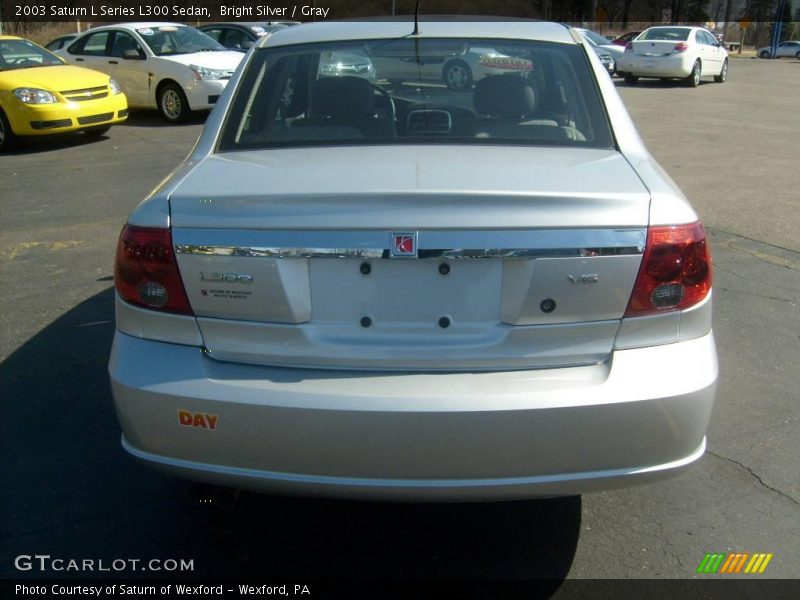 Bright Silver / Gray 2003 Saturn L Series L300 Sedan