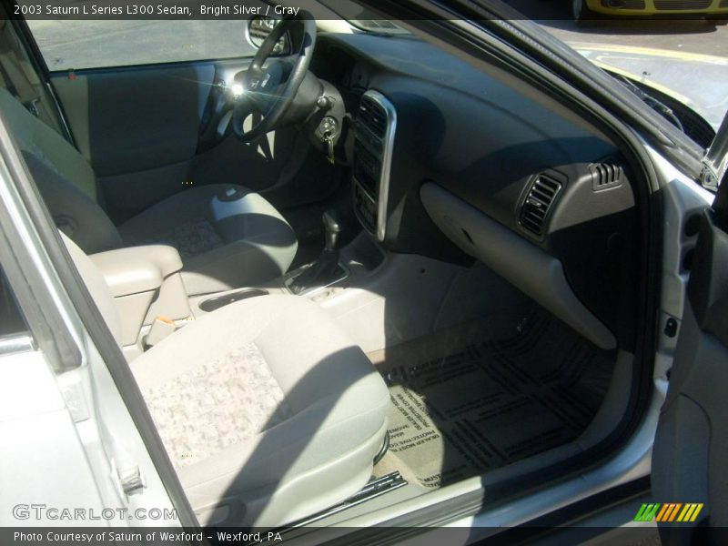 Bright Silver / Gray 2003 Saturn L Series L300 Sedan