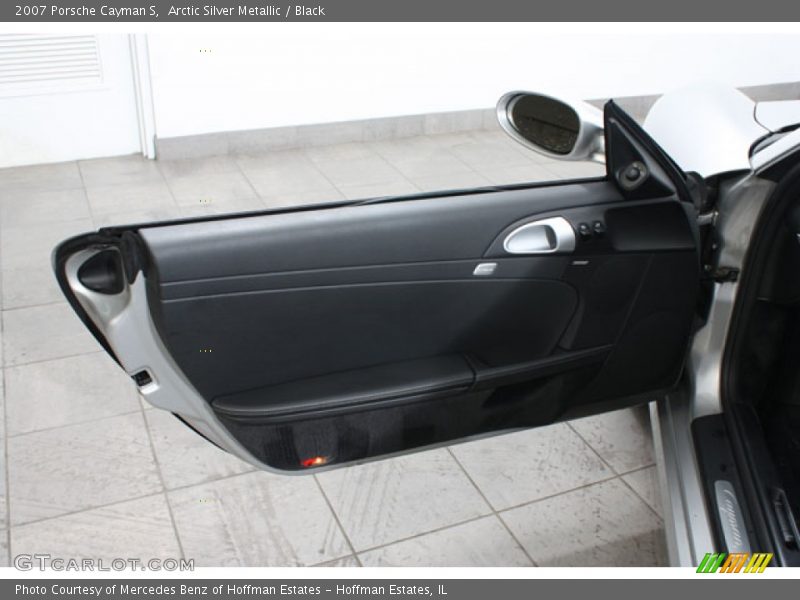 Door Panel of 2007 Cayman S