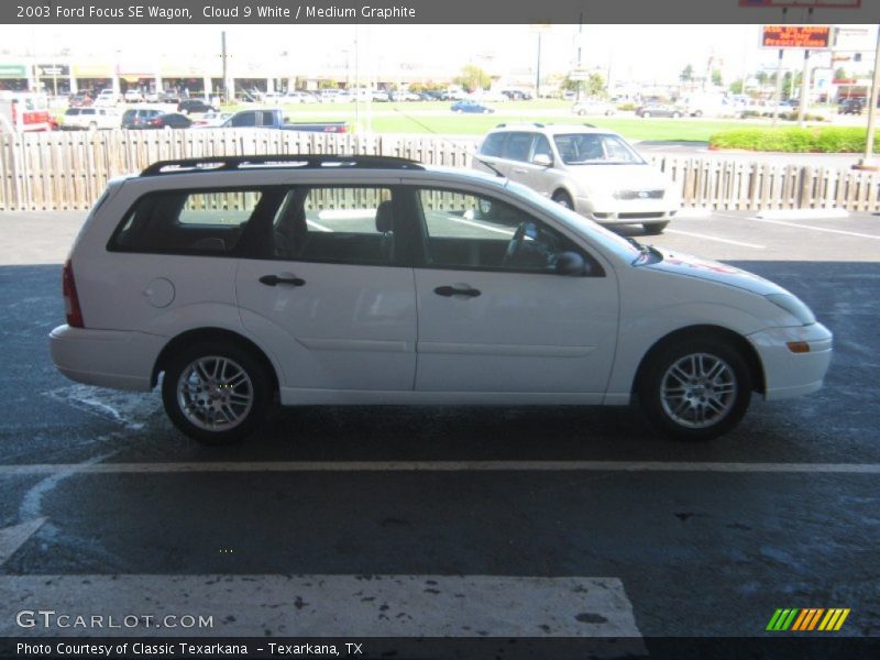 Cloud 9 White / Medium Graphite 2003 Ford Focus SE Wagon