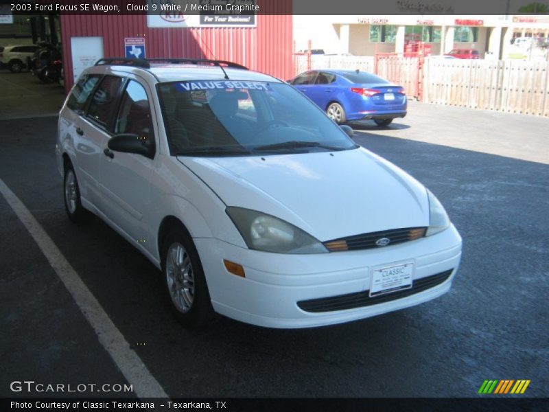 Cloud 9 White / Medium Graphite 2003 Ford Focus SE Wagon