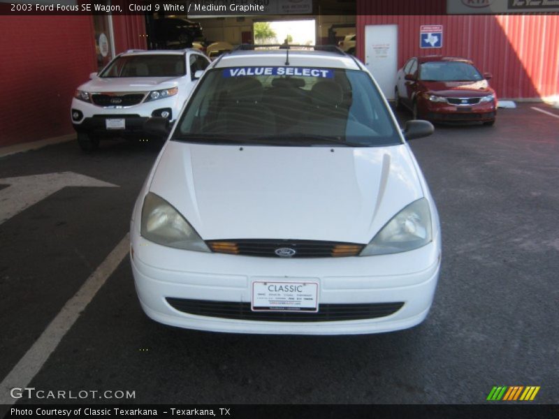 Cloud 9 White / Medium Graphite 2003 Ford Focus SE Wagon