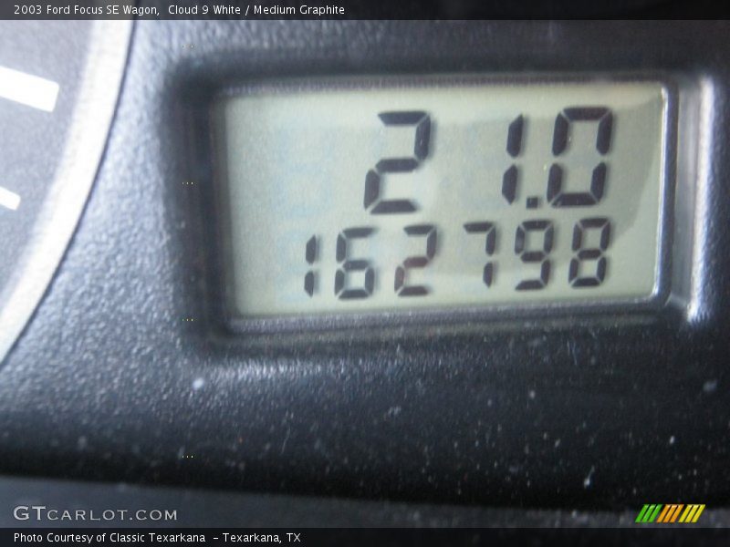 Cloud 9 White / Medium Graphite 2003 Ford Focus SE Wagon