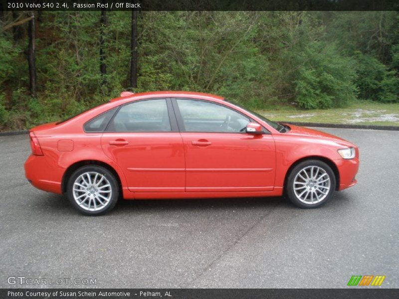 Passion Red / Off Black 2010 Volvo S40 2.4i