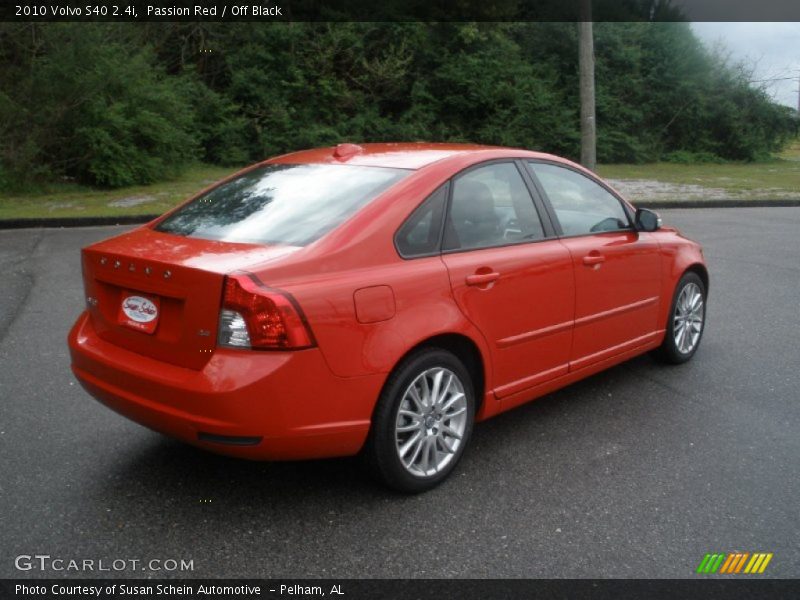 Passion Red / Off Black 2010 Volvo S40 2.4i