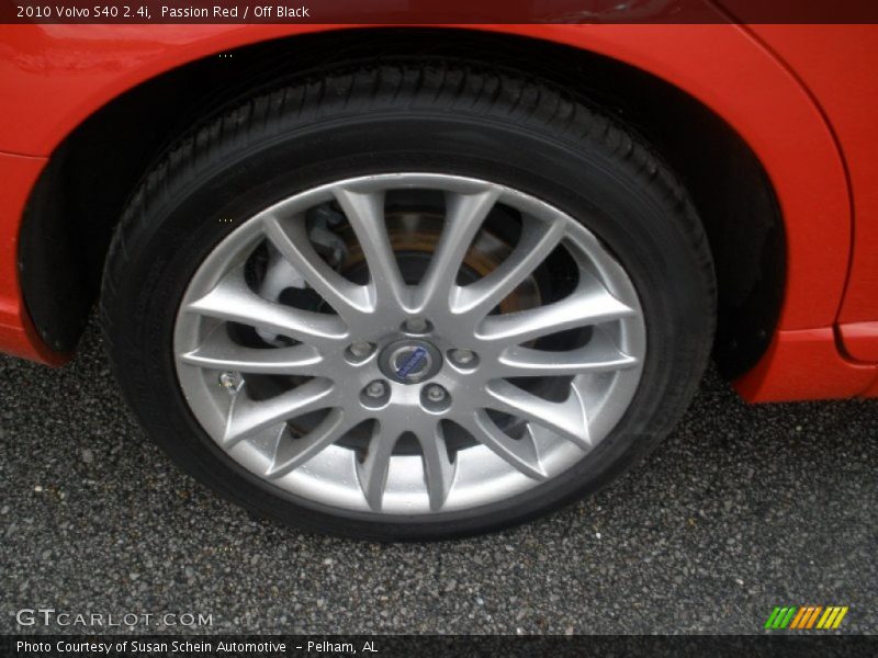 Passion Red / Off Black 2010 Volvo S40 2.4i