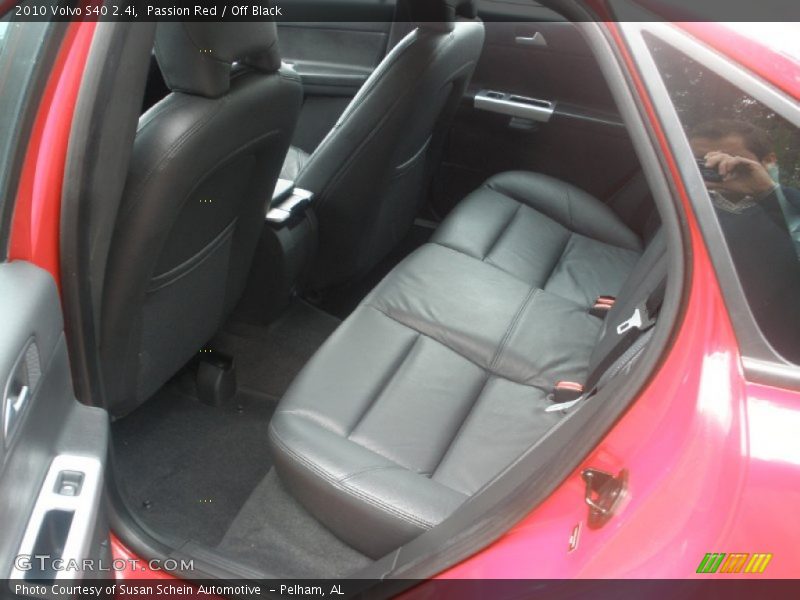 Passion Red / Off Black 2010 Volvo S40 2.4i
