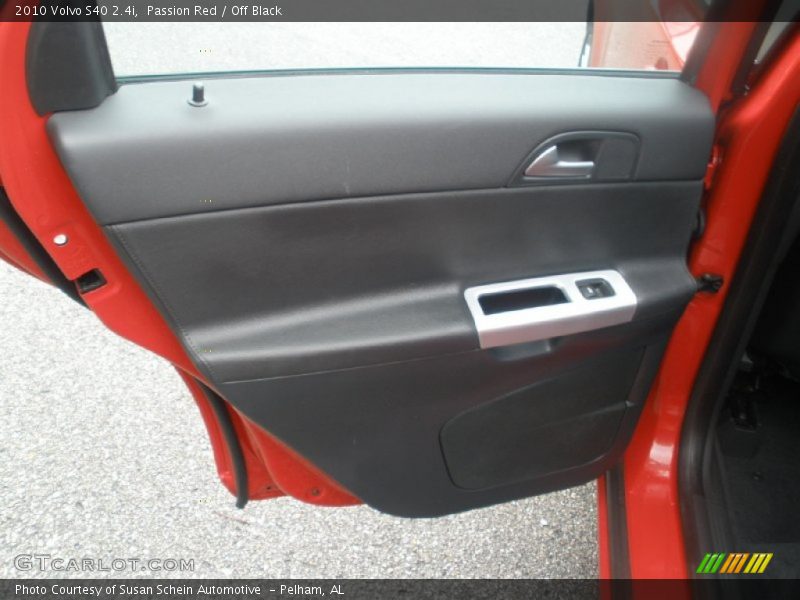 Passion Red / Off Black 2010 Volvo S40 2.4i