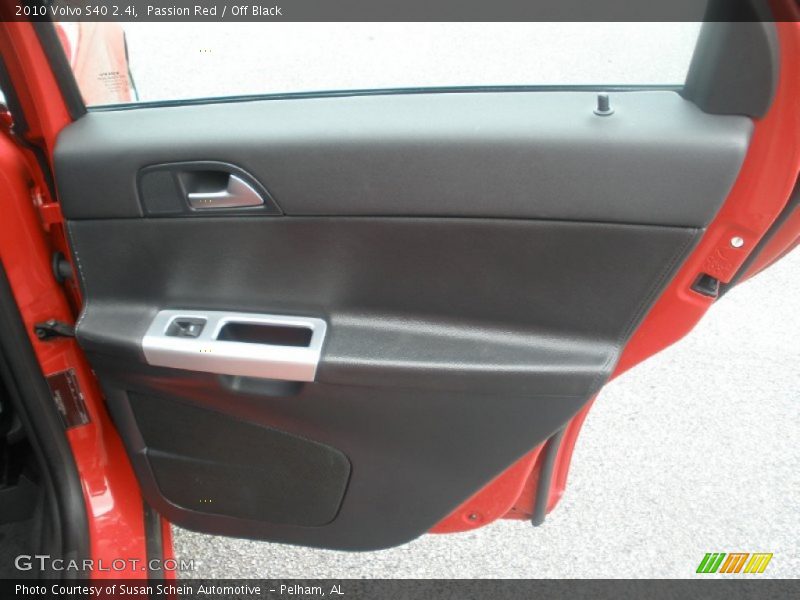 Passion Red / Off Black 2010 Volvo S40 2.4i