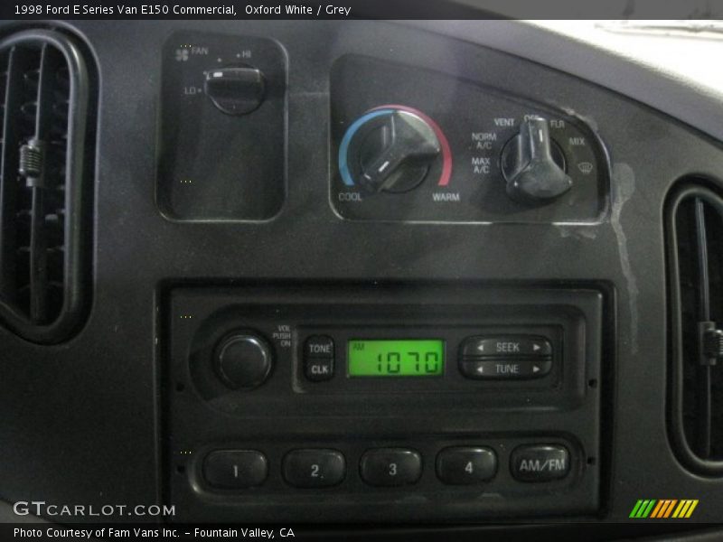 Oxford White / Grey 1998 Ford E Series Van E150 Commercial