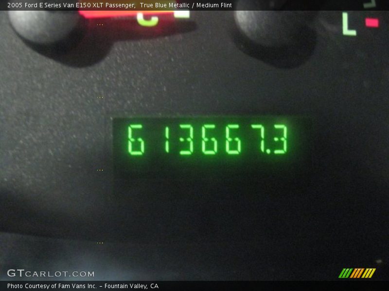 True Blue Metallic / Medium Flint 2005 Ford E Series Van E150 XLT Passenger