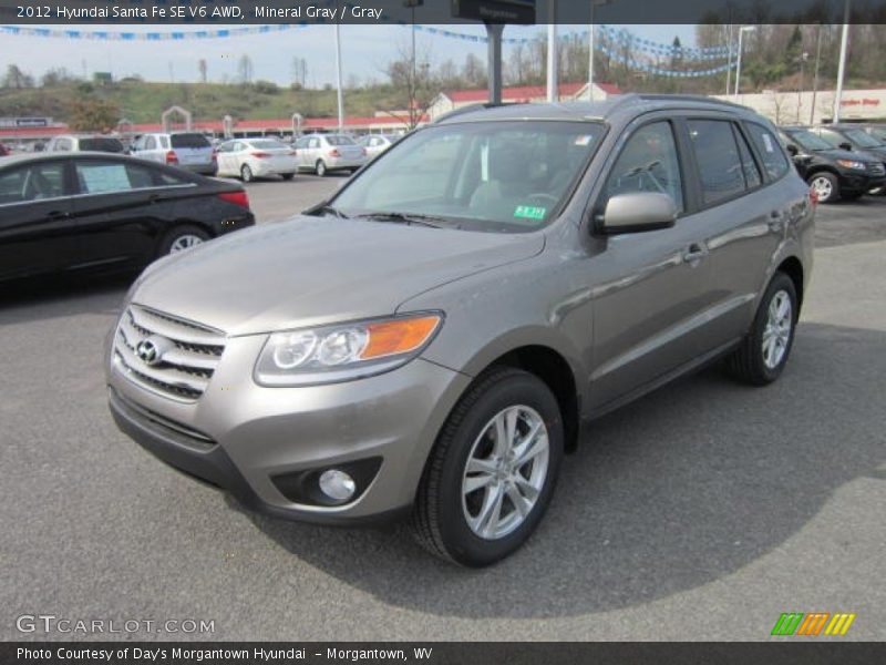 Mineral Gray / Gray 2012 Hyundai Santa Fe SE V6 AWD