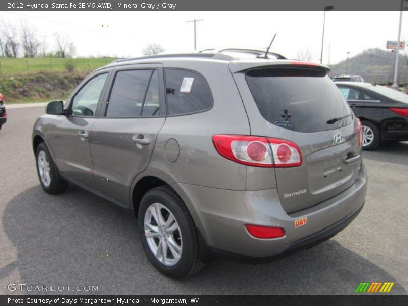 Mineral Gray / Gray 2012 Hyundai Santa Fe SE V6 AWD
