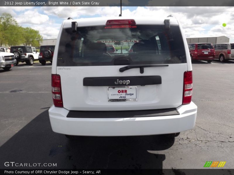 Bright White / Dark Slate Gray 2012 Jeep Liberty Sport
