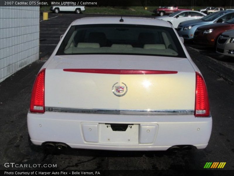  2007 DTS Sedan White Lightning