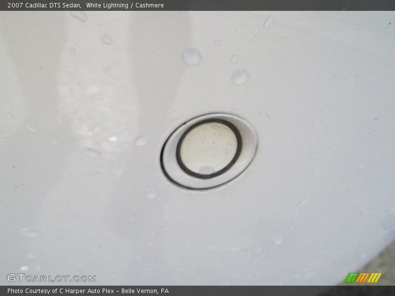 White Lightning / Cashmere 2007 Cadillac DTS Sedan