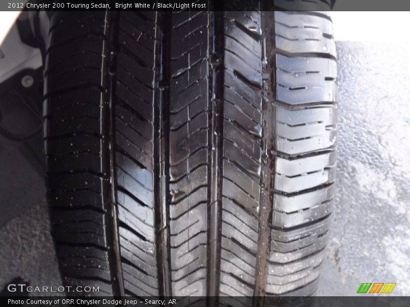 Bright White / Black/Light Frost 2012 Chrysler 200 Touring Sedan