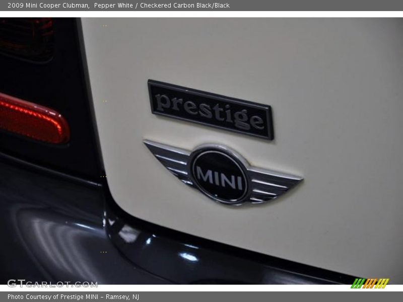 Pepper White / Checkered Carbon Black/Black 2009 Mini Cooper Clubman