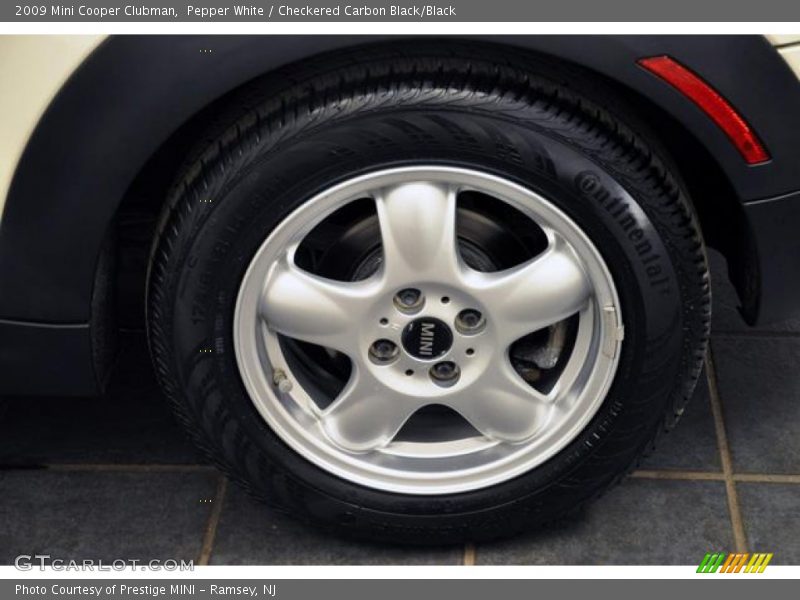 Pepper White / Checkered Carbon Black/Black 2009 Mini Cooper Clubman