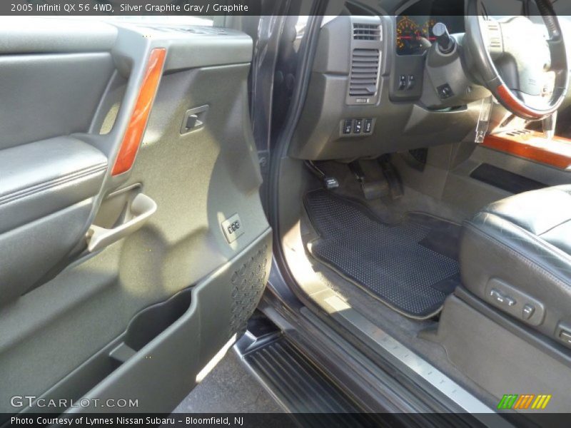 Silver Graphite Gray / Graphite 2005 Infiniti QX 56 4WD