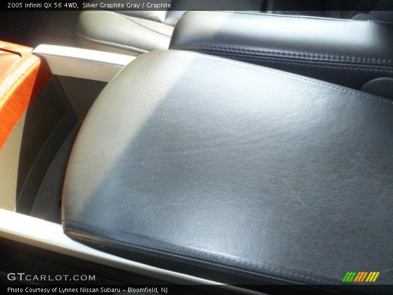 Silver Graphite Gray / Graphite 2005 Infiniti QX 56 4WD