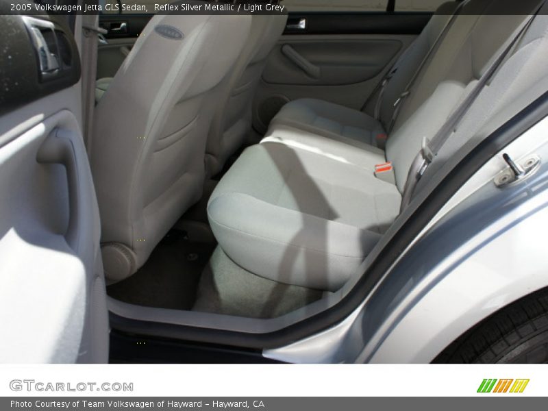 Reflex Silver Metallic / Light Grey 2005 Volkswagen Jetta GLS Sedan