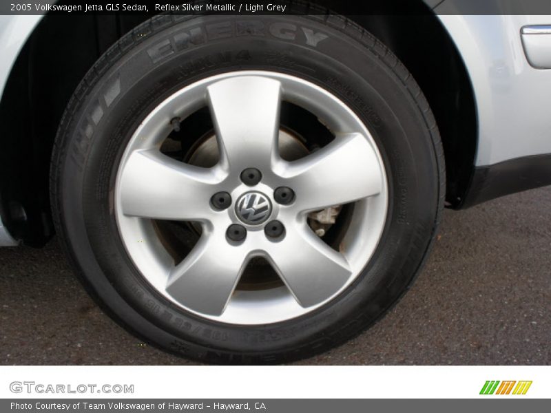 Reflex Silver Metallic / Light Grey 2005 Volkswagen Jetta GLS Sedan