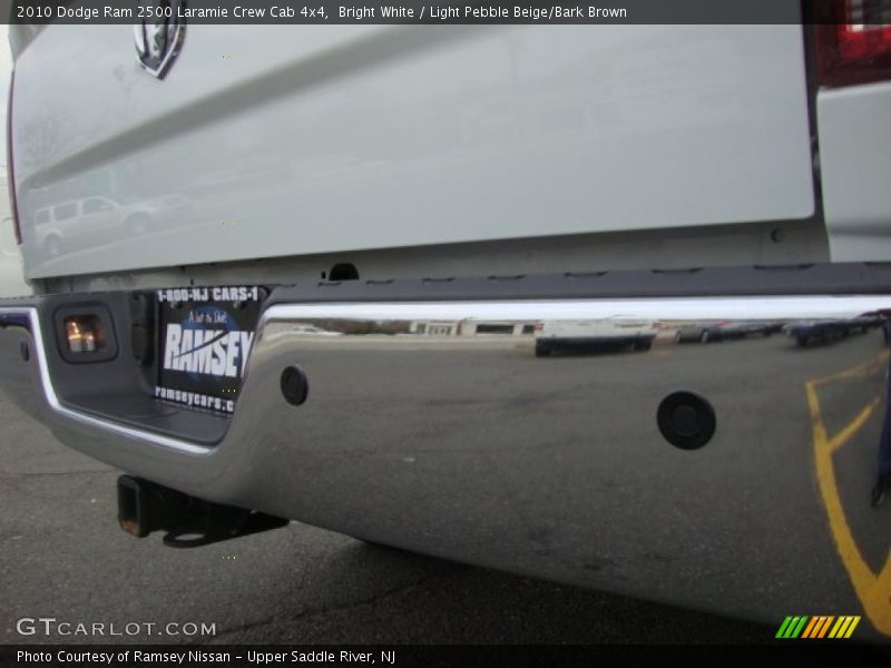 Bright White / Light Pebble Beige/Bark Brown 2010 Dodge Ram 2500 Laramie Crew Cab 4x4
