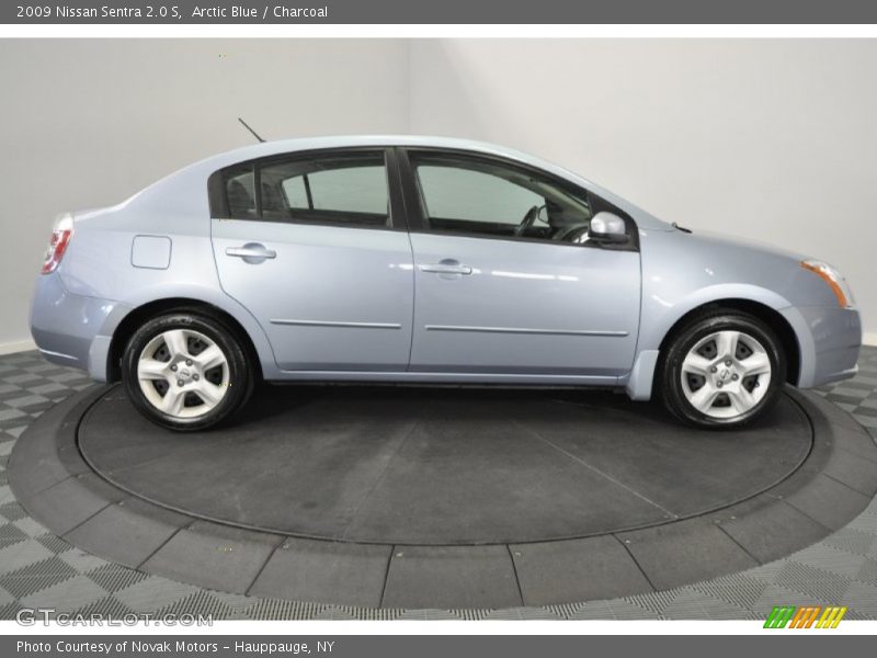 Arctic Blue / Charcoal 2009 Nissan Sentra 2.0 S