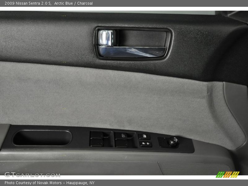 Arctic Blue / Charcoal 2009 Nissan Sentra 2.0 S