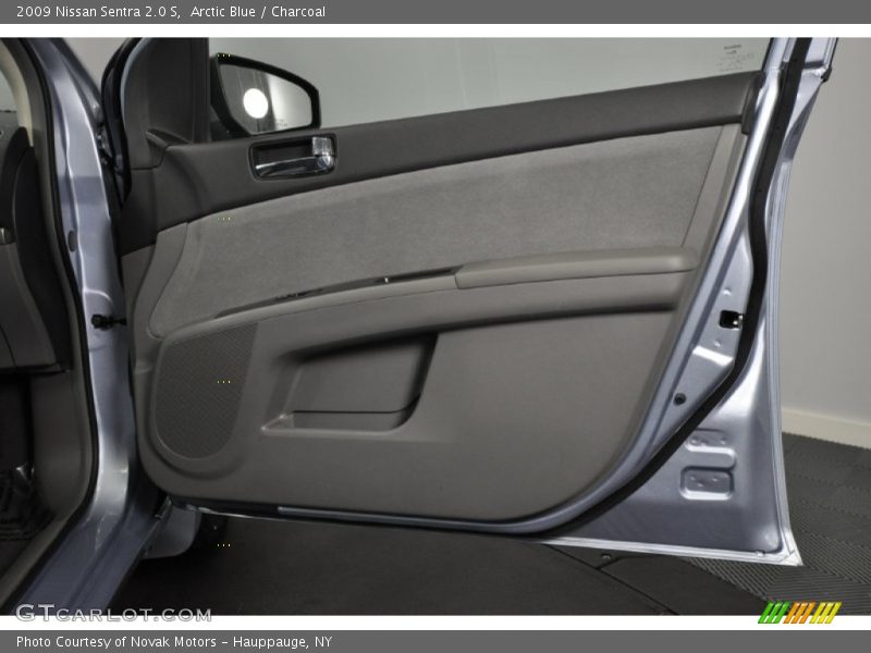 Arctic Blue / Charcoal 2009 Nissan Sentra 2.0 S