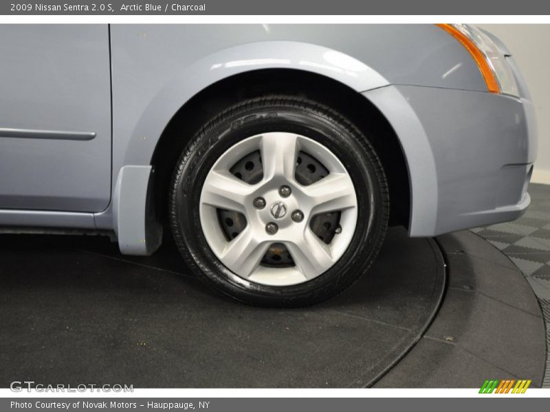 Arctic Blue / Charcoal 2009 Nissan Sentra 2.0 S