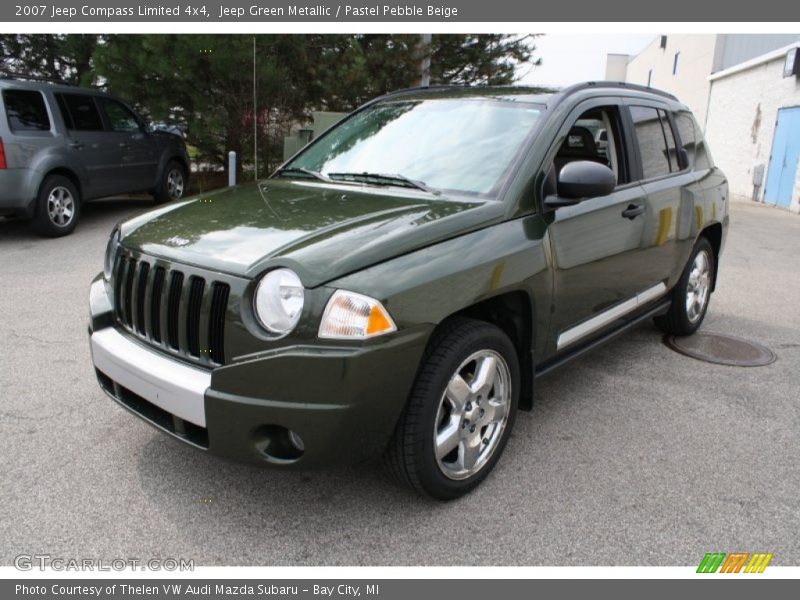 Front 3/4 View of 2007 Compass Limited 4x4