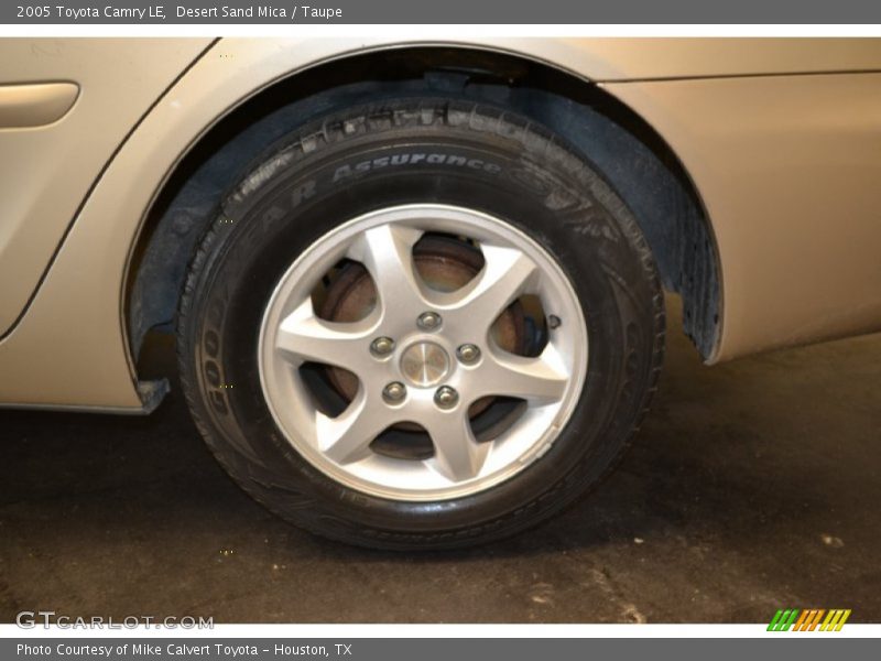 Desert Sand Mica / Taupe 2005 Toyota Camry LE