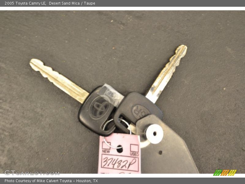 Desert Sand Mica / Taupe 2005 Toyota Camry LE