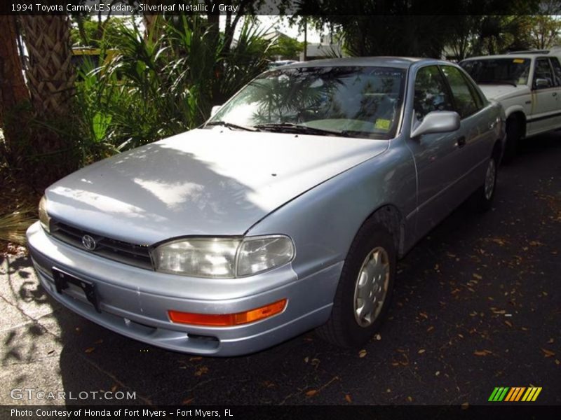 Silverleaf Metallic / Gray 1994 Toyota Camry LE Sedan