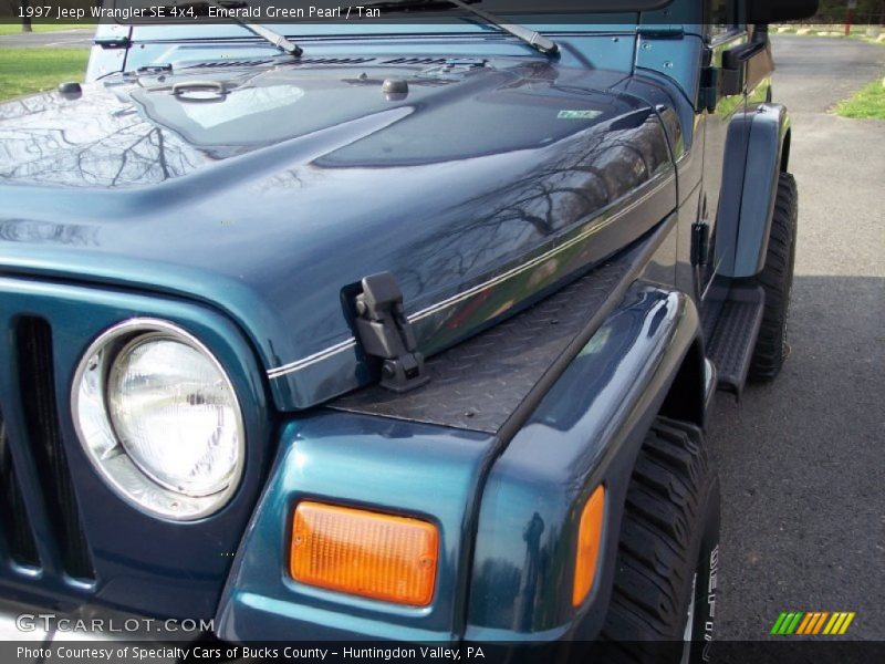 Emerald Green Pearl / Tan 1997 Jeep Wrangler SE 4x4
