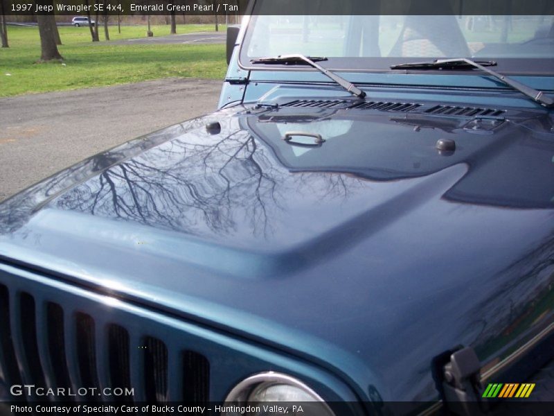 Emerald Green Pearl / Tan 1997 Jeep Wrangler SE 4x4