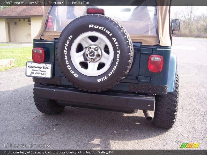 Emerald Green Pearl / Tan 1997 Jeep Wrangler SE 4x4