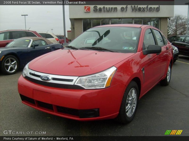 Vermillion Red / Charcoal Black 2008 Ford Focus SE Sedan