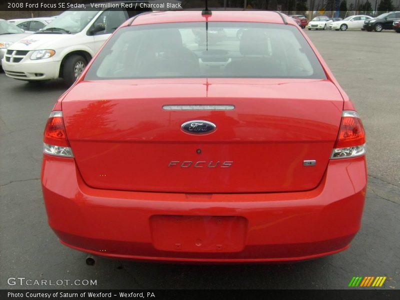 Vermillion Red / Charcoal Black 2008 Ford Focus SE Sedan