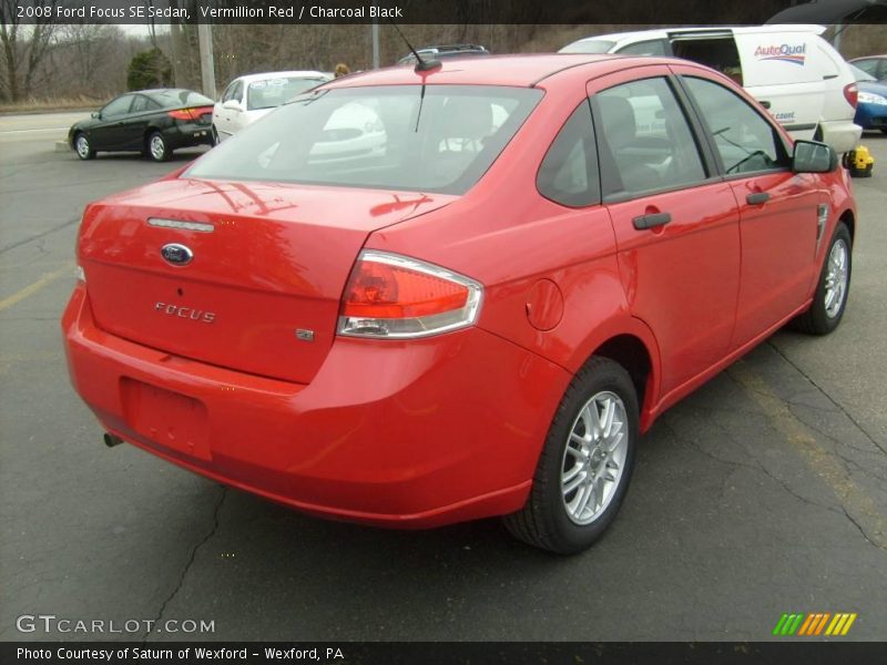 Vermillion Red / Charcoal Black 2008 Ford Focus SE Sedan