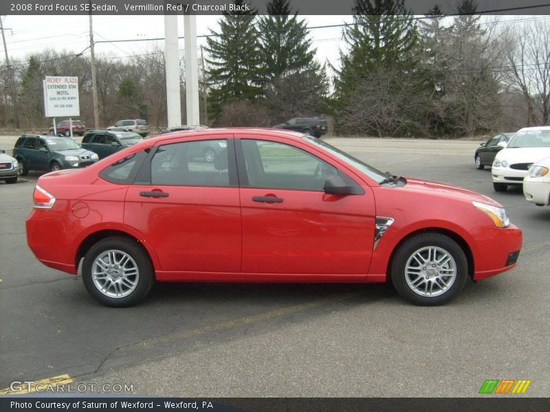 Vermillion Red / Charcoal Black 2008 Ford Focus SE Sedan