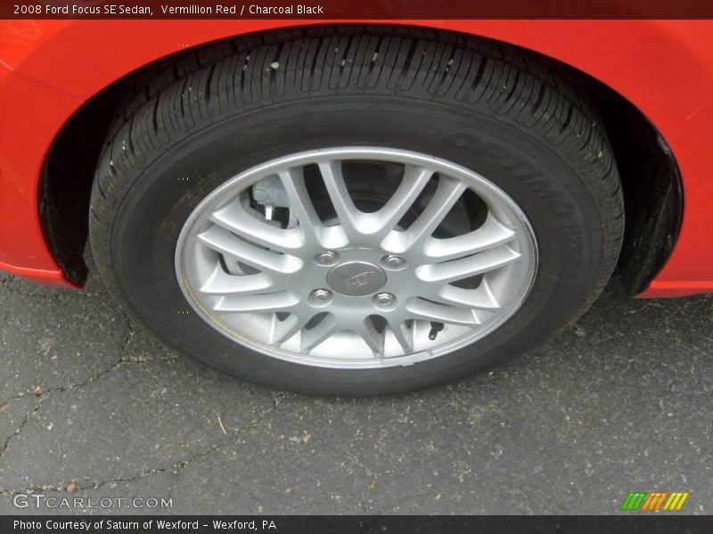 Vermillion Red / Charcoal Black 2008 Ford Focus SE Sedan