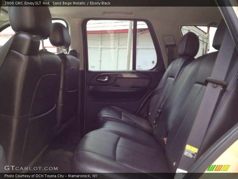 Sand Beige Metallic / Ebony Black 2006 GMC Envoy SLT 4x4