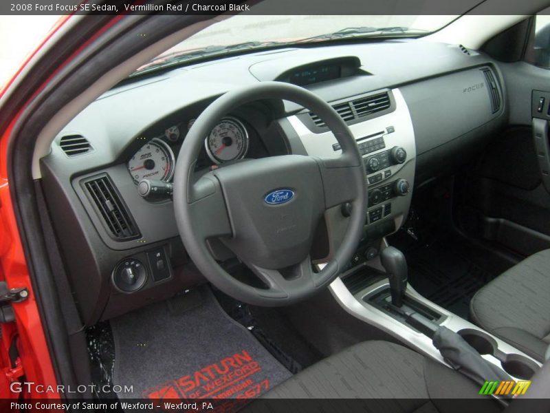 Vermillion Red / Charcoal Black 2008 Ford Focus SE Sedan