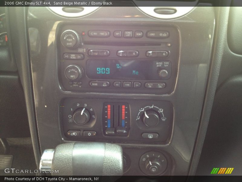 Sand Beige Metallic / Ebony Black 2006 GMC Envoy SLT 4x4