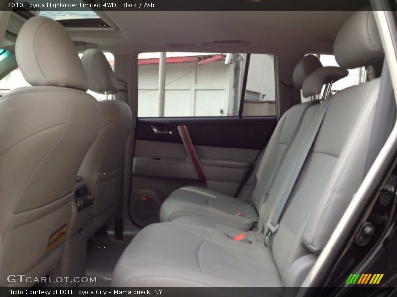 Black / Ash 2010 Toyota Highlander Limited 4WD