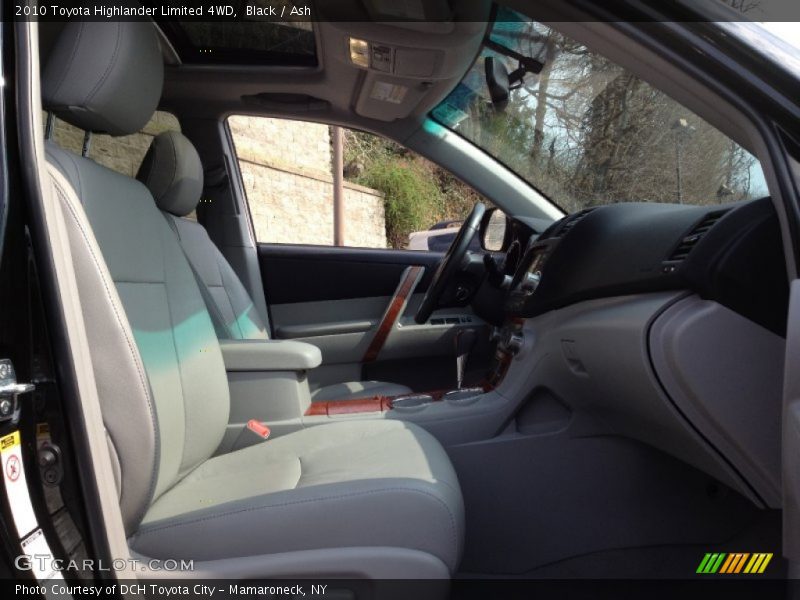 Black / Ash 2010 Toyota Highlander Limited 4WD