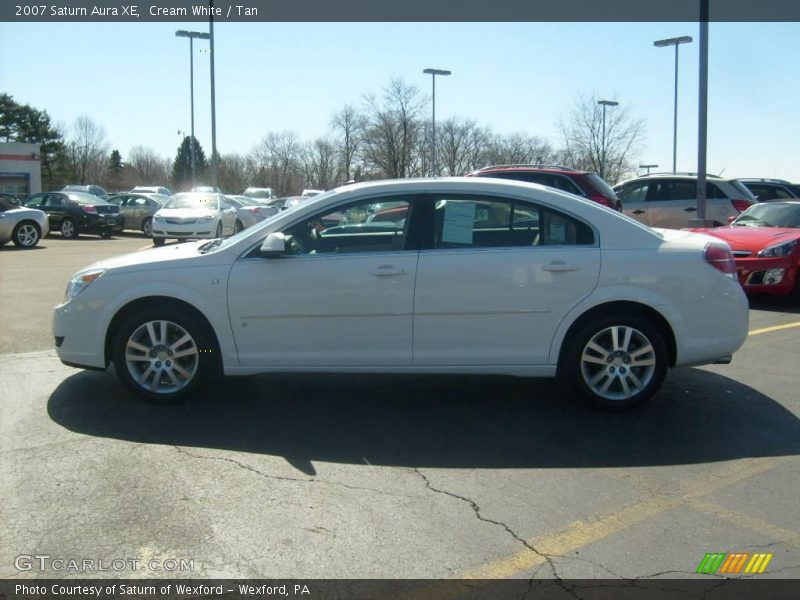 Cream White / Tan 2007 Saturn Aura XE